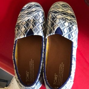 Toms slip on shoes